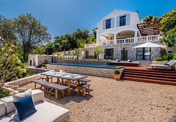 Villa Feodora, Žrnovo