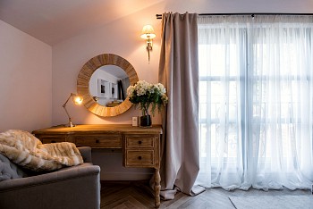 Villa Feodora, Žrnovo