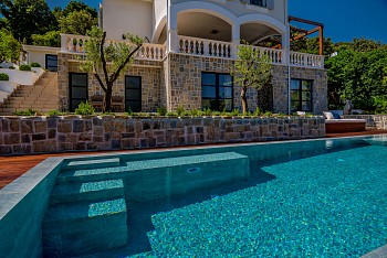 Villa Feodora, Žrnovo