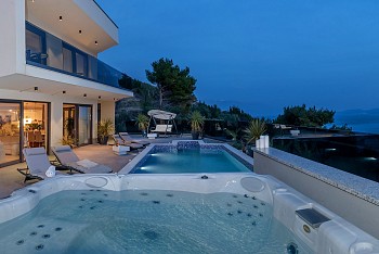 Villa Happiness, Omiš