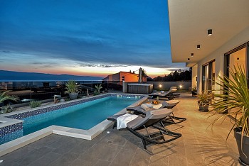Villa Happiness, Omiš