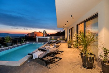 Villa Happiness, Omiš