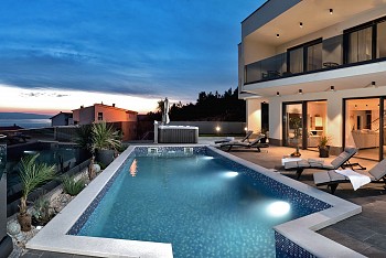 Villa Happiness, Omiš