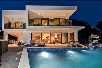 Villa Happiness, Omiš