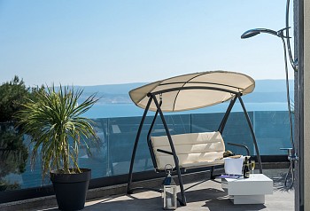 Villa Happiness, Omiš