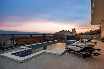Villa Happiness, Omiš