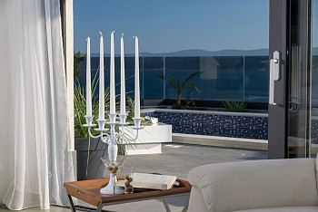 Villa Happiness, Omiš