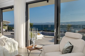 Villa Happiness, Omiš
