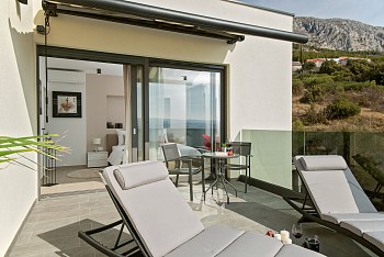 Villa Happiness, Omiš