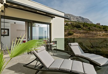 Villa Happiness, Omiš