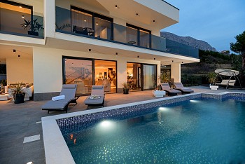 Villa Happiness, Omiš
