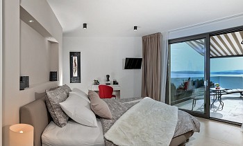 Villa Happiness, Omiš
