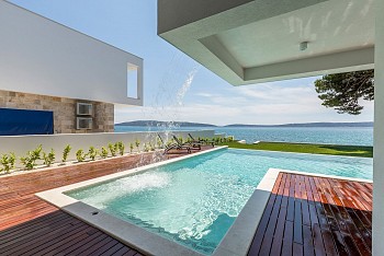 Villa Papillon, Kaštel Kambelovac