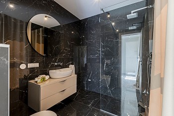Villa Papillon, Kaštel Kambelovac