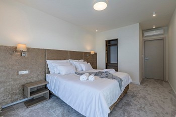 Villa Papillon, Kaštel Kambelovac