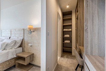 Villa Papillon, Kaštel Kambelovac