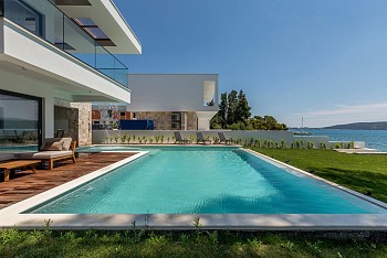 Villa Papillon, Kaštel Kambelovac