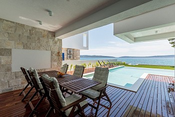 Villa Papillon, Kaštel Kambelovac