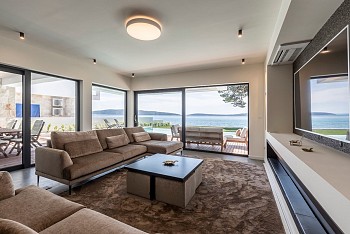 Villa Papillon, Kaštel Kambelovac