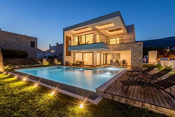 Villa Papillon, Kaštel Kambelovac