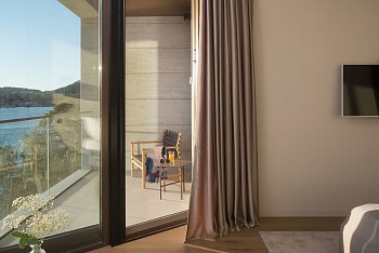 Villa Yoko, Štikovica